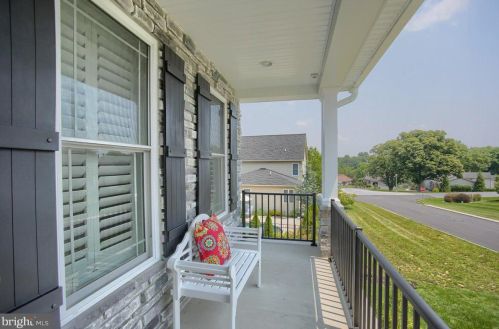 550 Crooked Stick Dr, Navy Sup Dpt, PA 17050