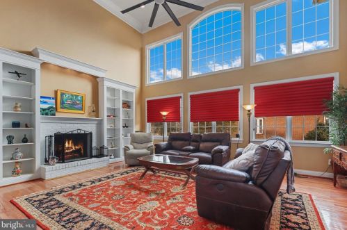 15609 Ryder Cup Dr, Haymarket VA  20169-6160 exterior