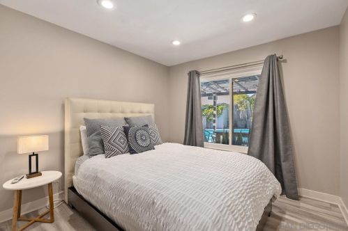 11430 Westonhill Dr, San Diego CA 92126-1461 exterior