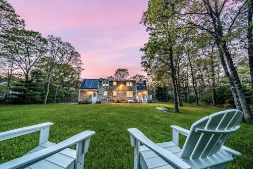 118 Mashpee Neck Rd, Mashpee, MA 02649-3606