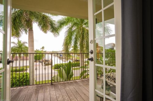 505 101 Ave, Naples FL 34108-3207 exterior