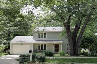 3541 Winding Dr, Lexington, KY 40517-2705