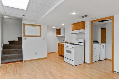 3023 Oakland Ave, Milwaukee WI 53211-3233 exterior