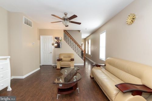 25 Maple Ave, Yardley PA 19067-6642 exterior