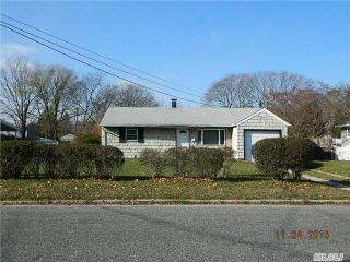 1060 Bay Shore Ave, Bayshore, NY 11706-2706