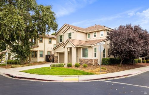 412 Comstock Way, Vacaville, CA 95688-3129