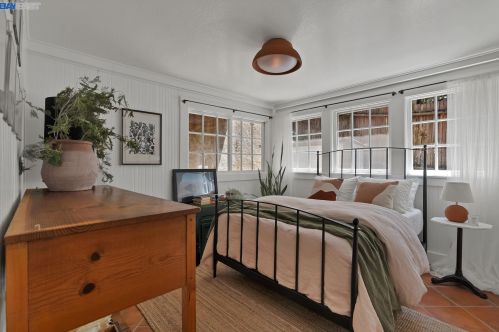 64 Panoramic Way, Berkeley CA 94704-2540 exterior