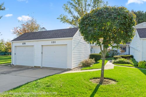 131 Greenwood Dr, East Freehold, NJ 07728-4012