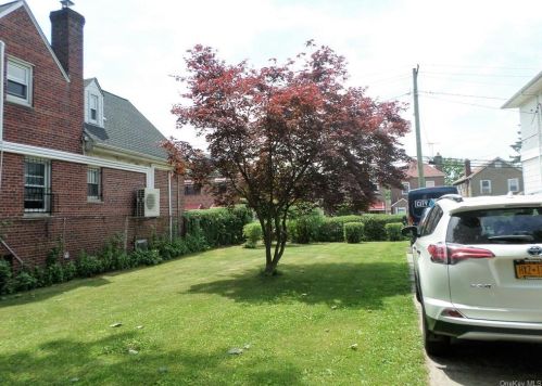 4428 Murdock Ave, Bronx, NY 10466-1109