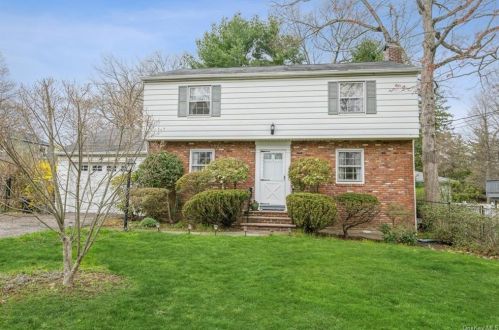 3 Beech Rd, Airmont, NY 10901-6801