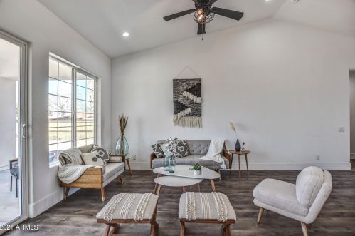 6434 12 St, Phoenix AZ 85086-4804 exterior