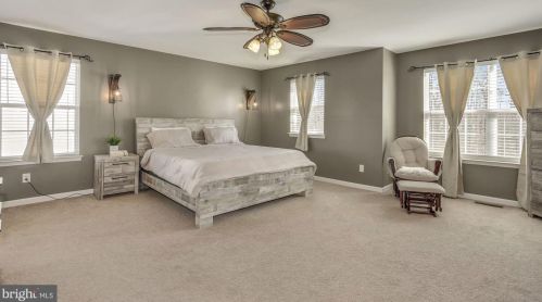 13503 Eagles Rest Dr, Leesburg VA 20176-5035 exterior