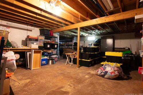 29 Carriage House Dr, Danbury CT  06810-8206 exterior