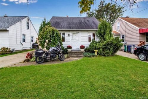 32 Seabrook St, Buffalo, NY 14207-1320