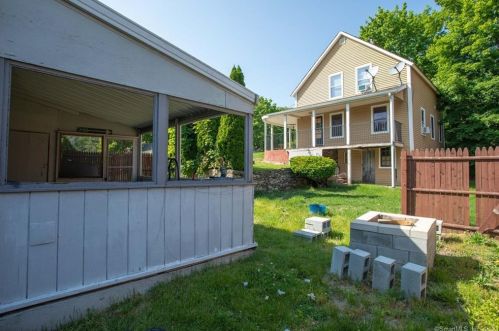 201 Town St, Norwich CT  06360-2402 exterior