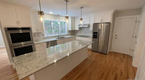3 Ridge Rd, Plainville, CT 06062-1441