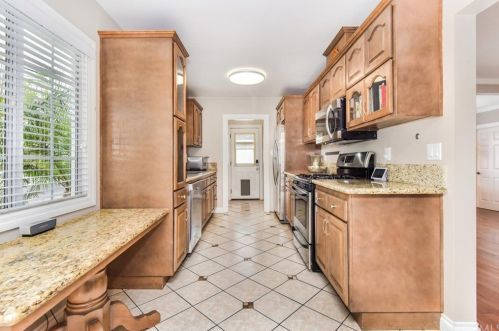 6003 Eckleson St, Lakewood CA  90713-1910 exterior