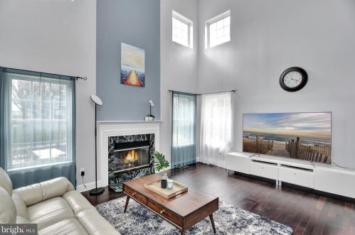 100 York Dr, Princeton NJ  08540-7946 exterior