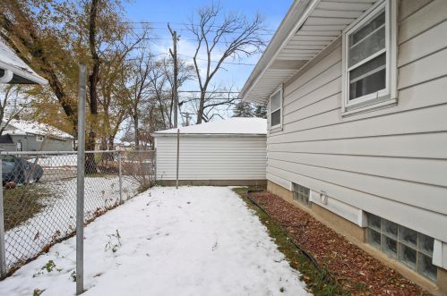 5667 91, Milwaukee WI 53225-2737 exterior