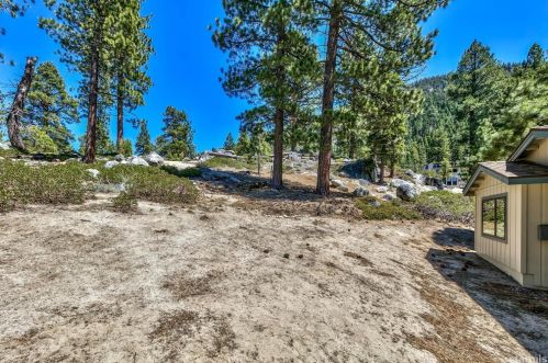 1462 Sterling Ct, South Lake Tahoe, CA 96150-8731