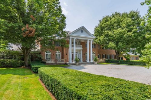 10 Danton Ln, Matinecock, NY 11560-1122