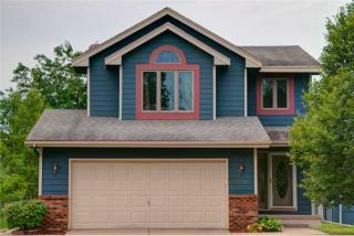 2710 Park Ln, Ankeny, IA 50023-1042