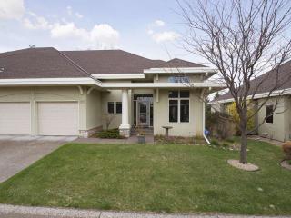 11662 Foxhall Rd, Hopkins, MN 55305-2827