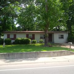 817 Lipona Rd, Tallahassee FL  32304-4030 exterior