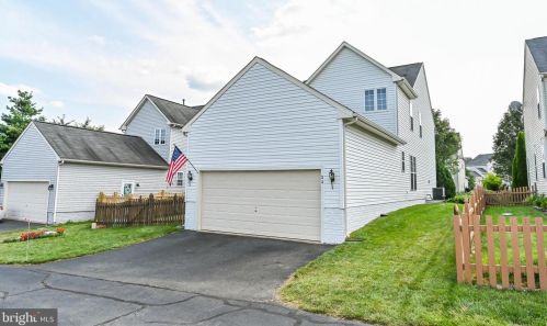 34 Stocks St, Lovettsville VA  20180-8640 exterior