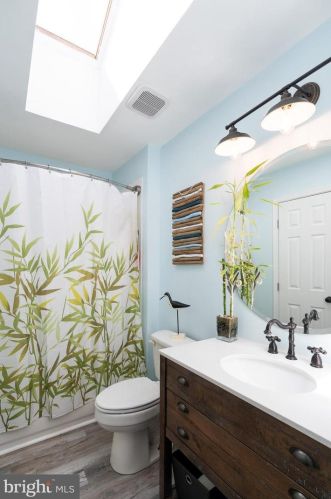 4 Juniper Ct, Blenheim NJ  08012-4674 exterior