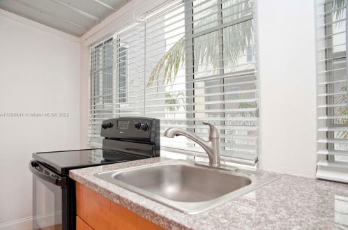 219 17 Ave, Hollywood FL 33020-2844 exterior