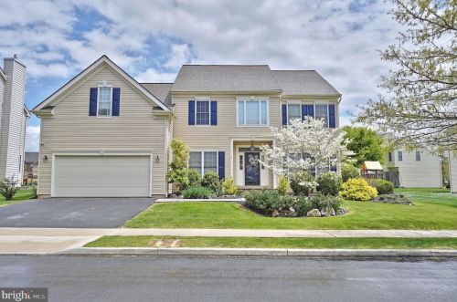 4757 Yorkshire Dr, Macungie, PA 18062-8216