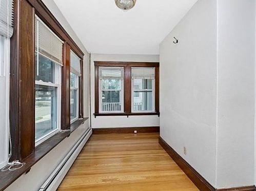 51 Falmouth Rd, Newton MA 02465-1127 exterior