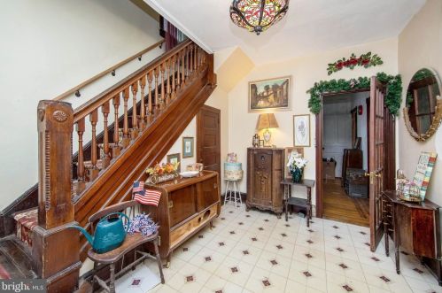 52 Chestnut Ave, Camden NJ  08109-2505 exterior