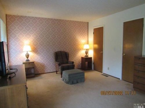 930 Live Oak Ave, Ukiah CA  95482-3733 exterior