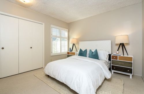 2755 Valle Vista Dr, Glendale CA  91206-4720 exterior