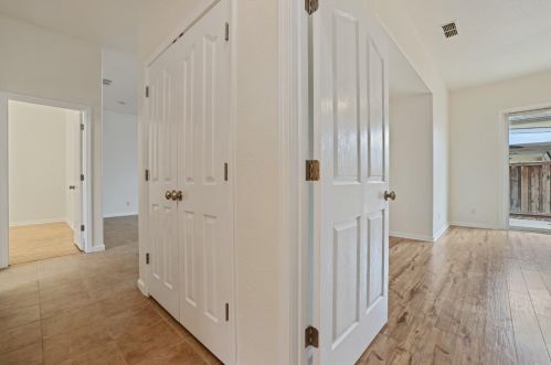 17769 Golden Spike Trl, Lathrop CA  95330-9373 exterior