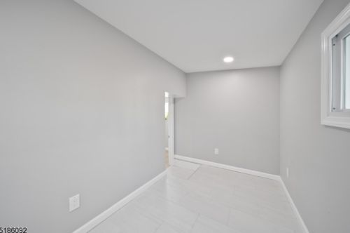 343 Knox Way, Hopatcong NJ  07843-1114 exterior