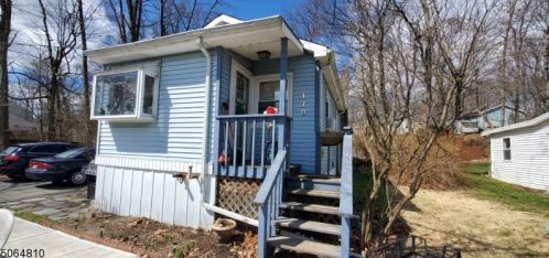 170 Monroe Trl, Hopatcong NJ  07843-1578 exterior