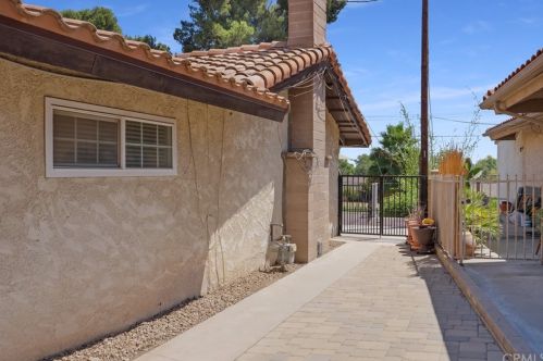 6040 Moraga Ave, Riverside CA 92509-6251 exterior