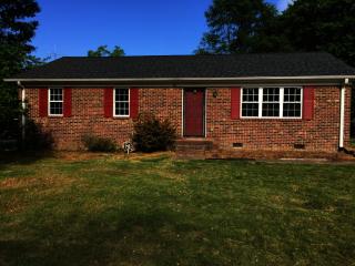 15 Owens Rd, Taylors SC  29687-3547 exterior
