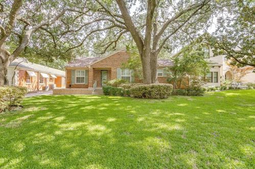 3541 Hilltop Rd, Fort Worth, TX 76109-2813