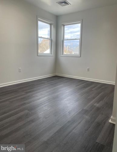 402 Division St, Riverton NJ  08077-2146 exterior