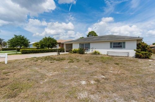 27620 Roslin Dr, Bonita Springs, FL 34135-5729