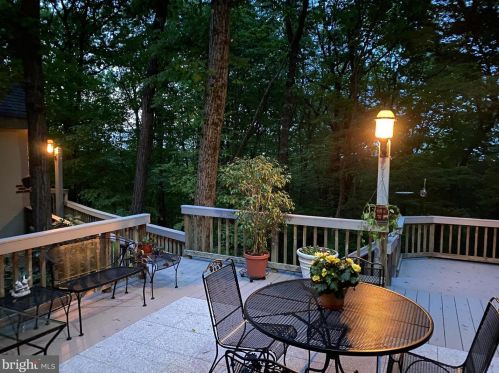 5693 Kernsville Rd, Orefield PA  18069-2226 exterior