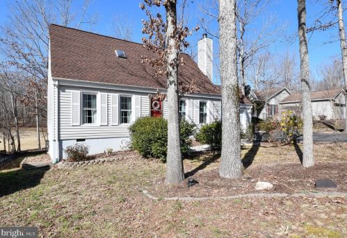 300 Birdie Rd, Locust Grove, VA 22508-5177