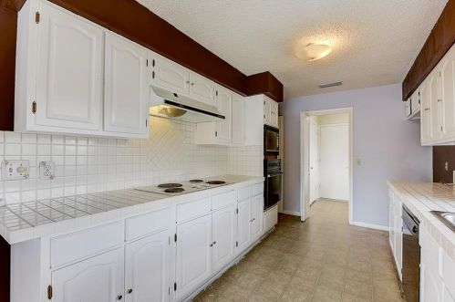 1601 Villanova Dr, Richardson, TX 75081-3820