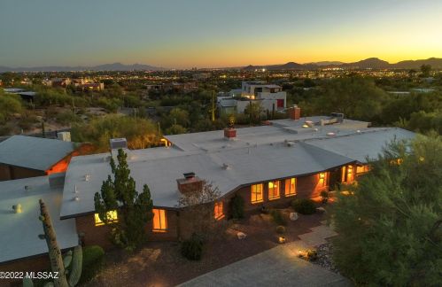 425 Yvon Dr, Tucson, AZ 85704-5231