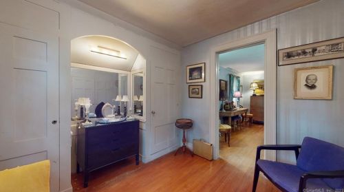 541 Lincoln St, New Britain CT 06052-1802 exterior