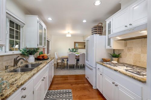 2318 Warwick Dr, Santa Rosa, CA 95405-8614